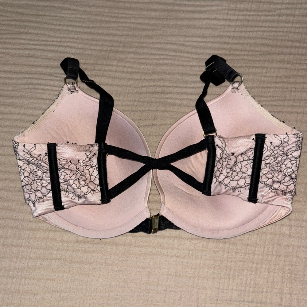 Victoria Secret front clasp push-up bra 32DD